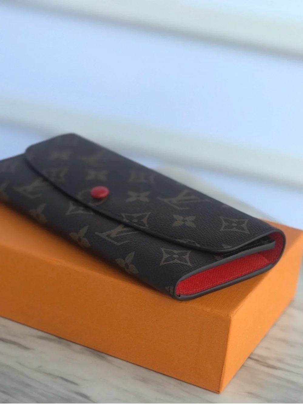 Source unknown women wallets brown & red